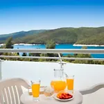 Sunny By Valamar Hotell