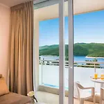 Sunny By Valamar Hotell 3*
