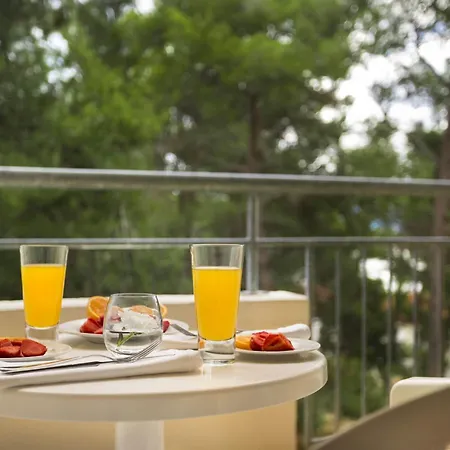 فندق Sunny By Valamar 3*