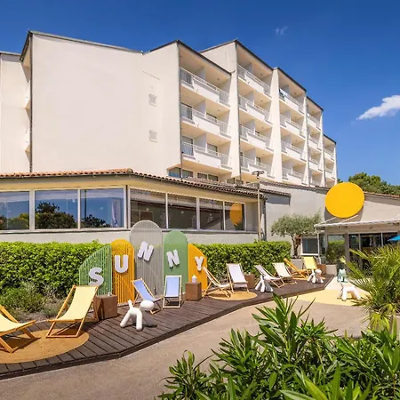 Sunny By Valamar Hotel