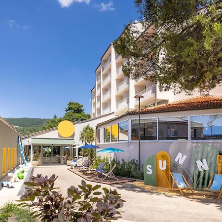 Hotel Sunny By Valamar 3*