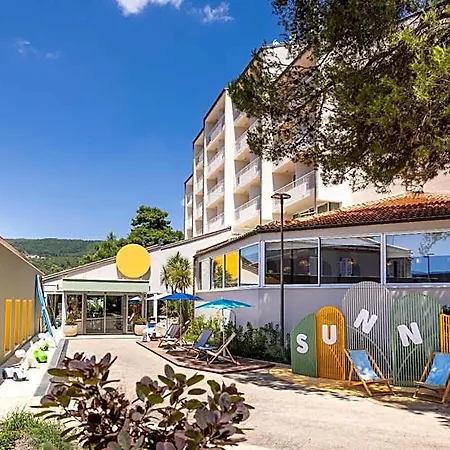 Sunny By Valamar Hotel 3*