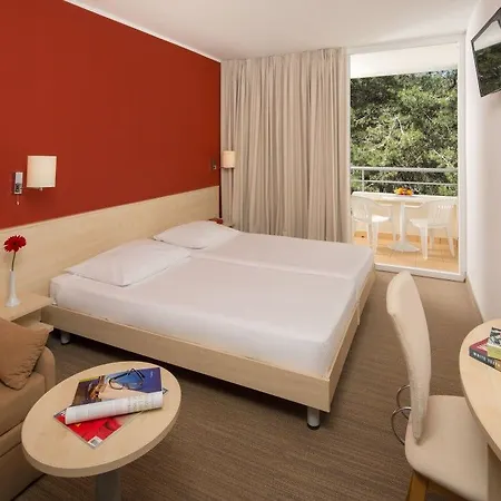 Sunny By Valamar Hotel 3*