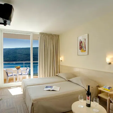 Sunny By Valamar Hotel