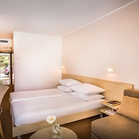 Hotel Sunny By Valamar 3*