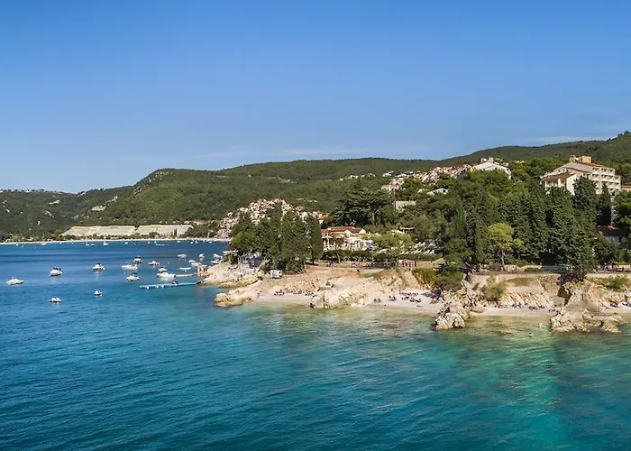 Sunny By Valamar 호텔 라벡