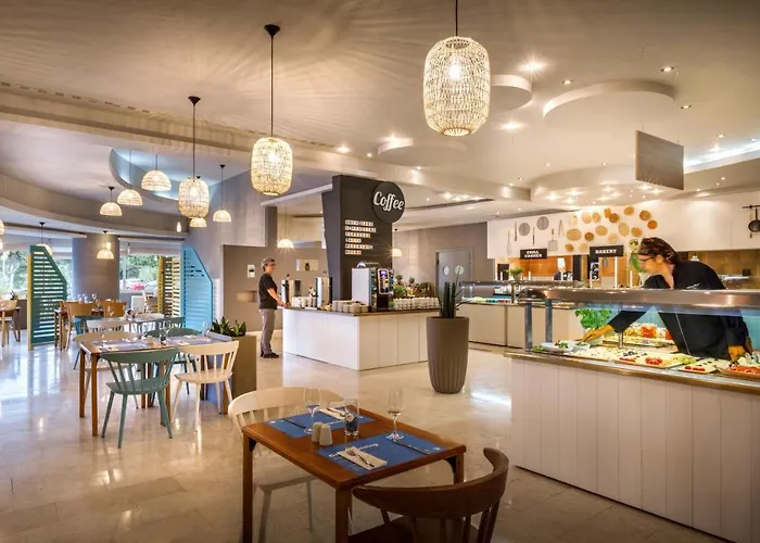 Sunny By Valamar 라벡