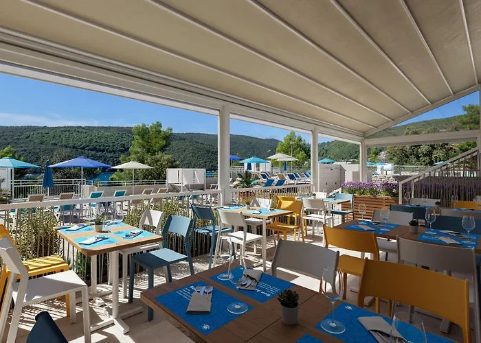 Sunny By Valamar 호텔 3*