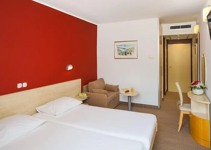 호텔 Sunny By Valamar