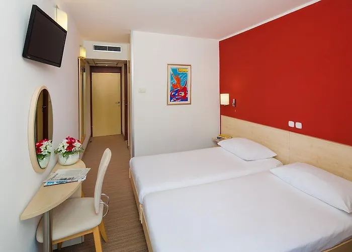 Sunny By Valamar 라벡