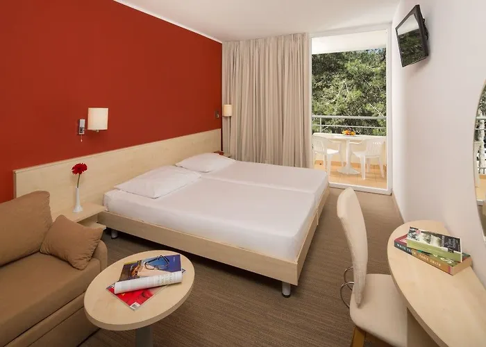 Sunny By Valamar 호텔 3*